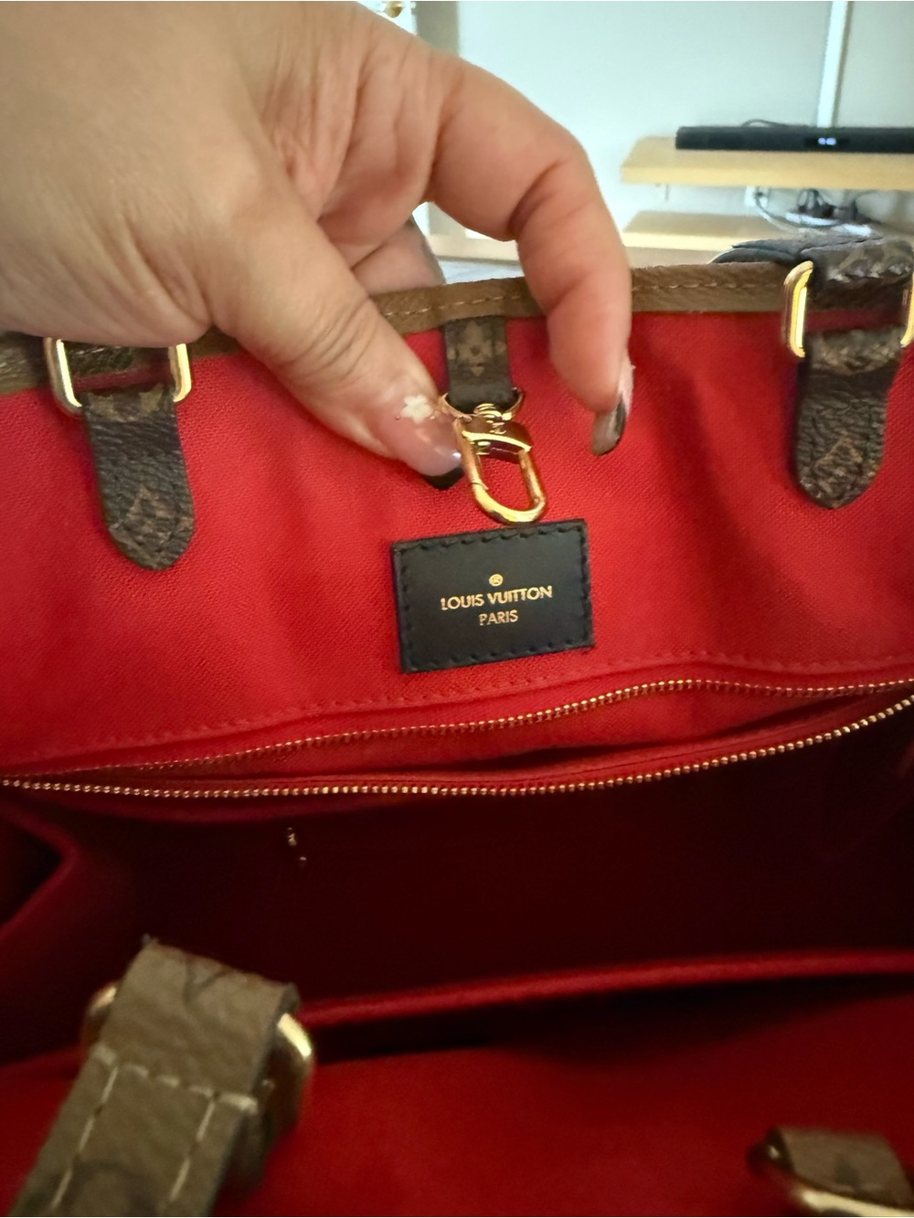 Louis Vuitton Monogram GM OnTheGo Tote - Picture 10 of 16